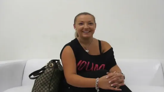 Грудастая блондинка Krys…