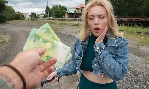 Блондинка: Секс за деньг…