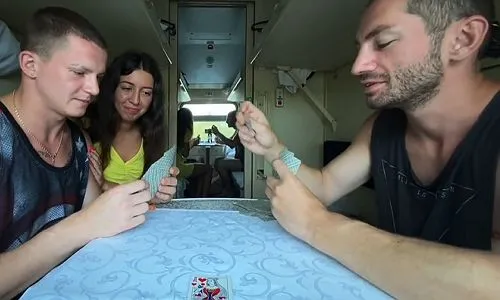 Katty West в поезде: от …